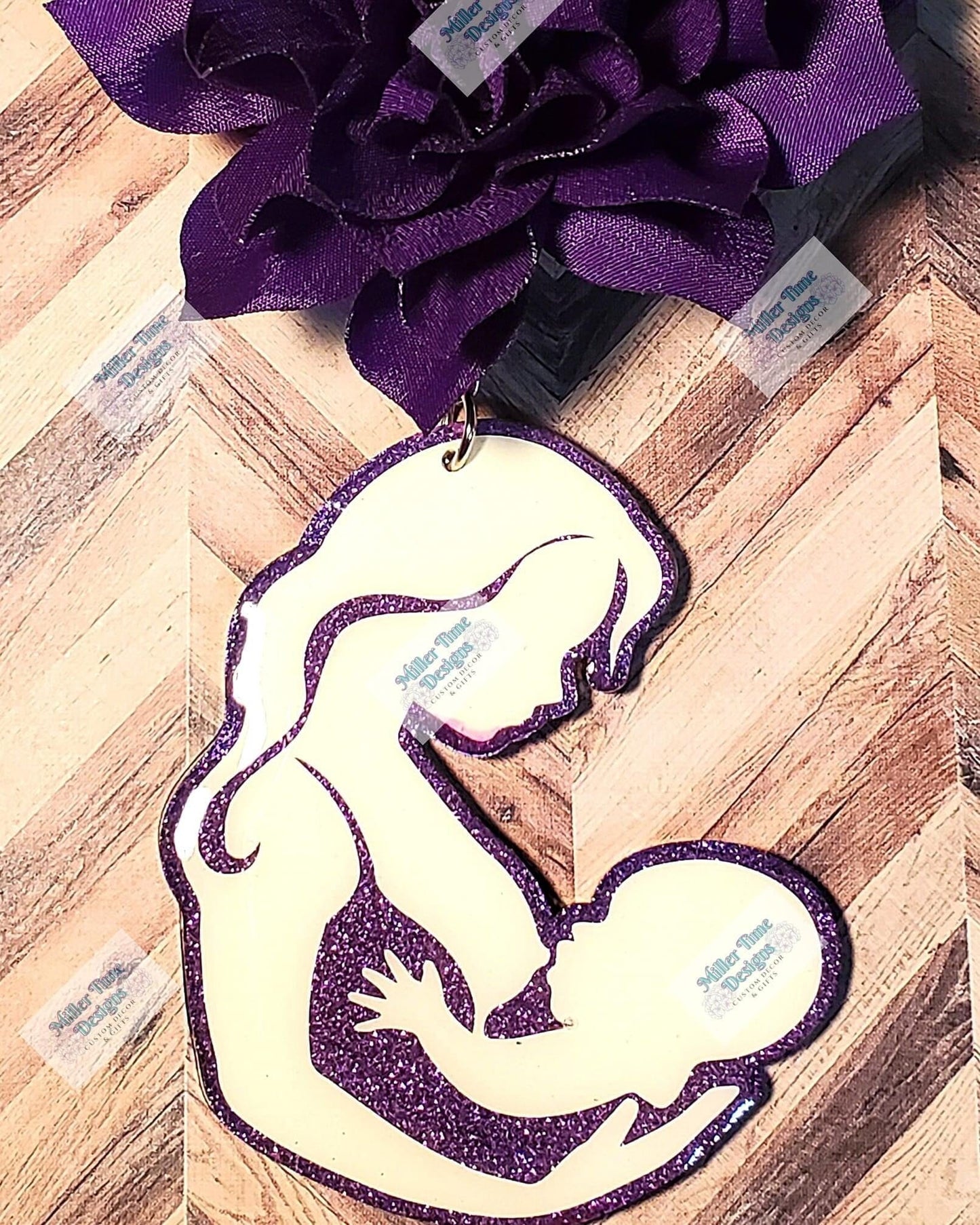 Breastfeeding Mom 1 - Acrylic Shape #933